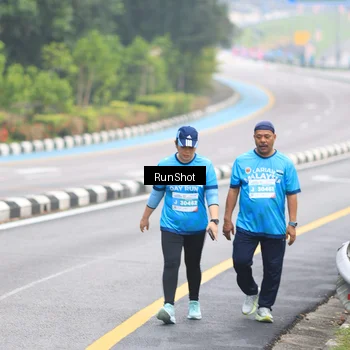 Runner Photo 7030872