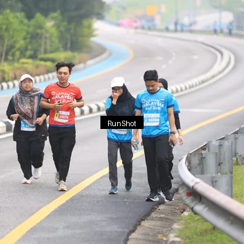 Runner Photo 7030896