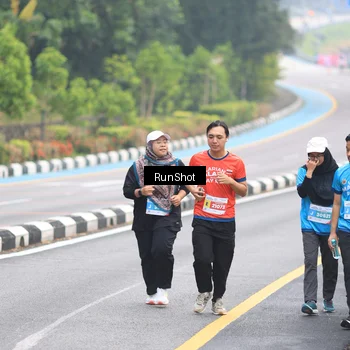 Runner Photo 7030903