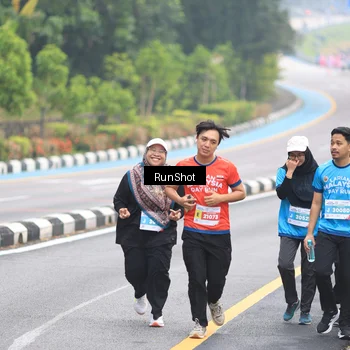 Runner Photo 7030911
