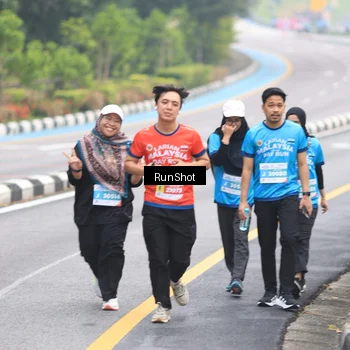 Runner Photo 7030913