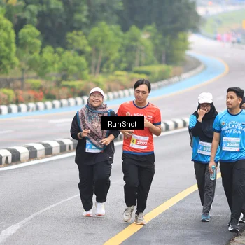 Runner Photo 7030918