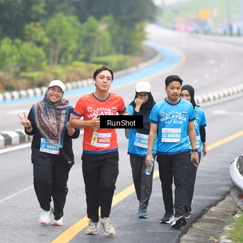Runner Photo 7030926