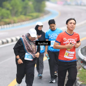 Runner Photo 7030936