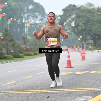 Runner Photo 7031000
