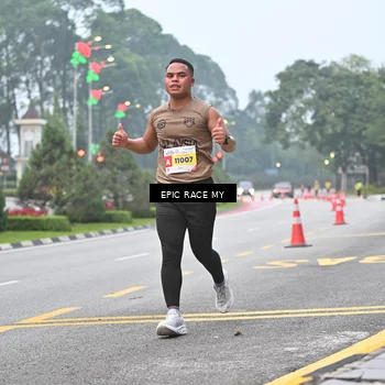 Runner Photo 7031006