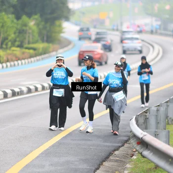 Runner Photo 7031015