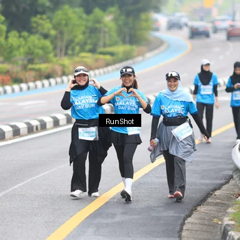 Runner Photo 7031055