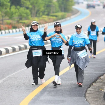 Runner Photo 7031071