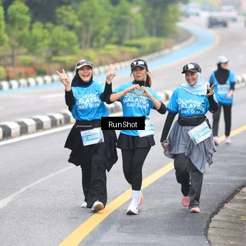 Runner Photo 7031072