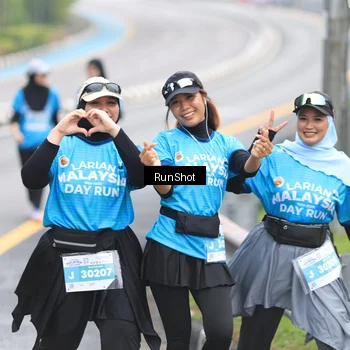 Runner Photo 7031075