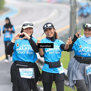 Runner Photo 7031084