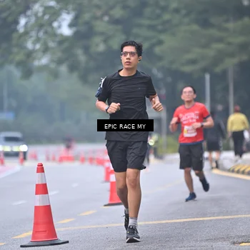 Runner Photo 7031088