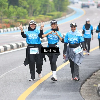 Runner Photo 7031092