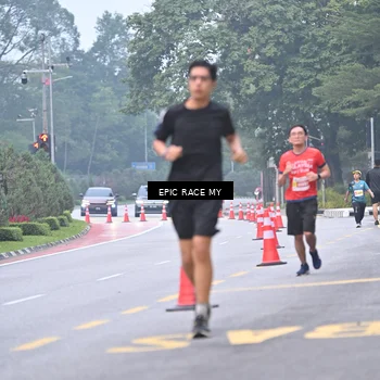 Runner Photo 7031093