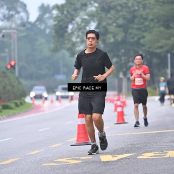 Runner Photo 7031095