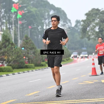 Runner Photo 7031097