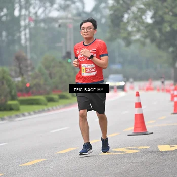 Runner Photo 7031112