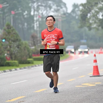 Runner Photo 7031116