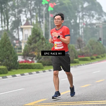 Runner Photo 7031124