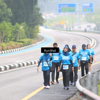 Runner Photo 7031143