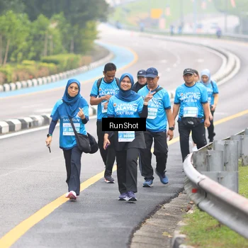 Runner Photo 7031186