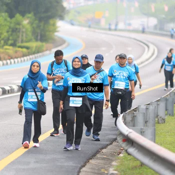 Runner Photo 7031192