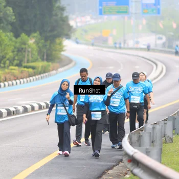 Runner Photo 7031200