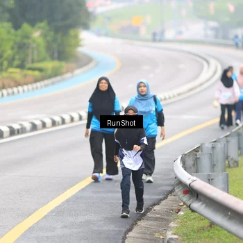 Runner Photo 7031322