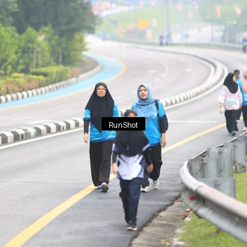 Runner Photo 7031334