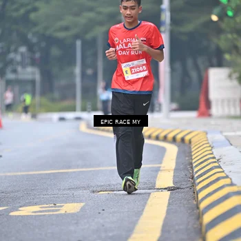Runner Photo 7031373
