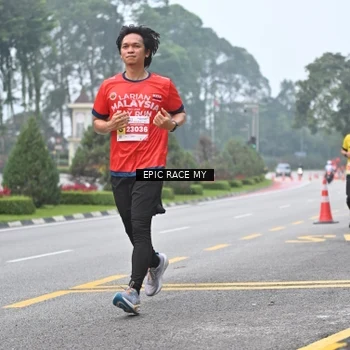 Runner Photo 7031643