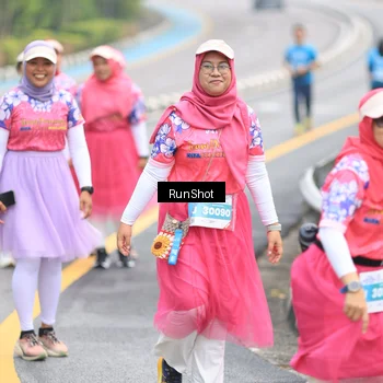 Runner Photo 7031676
