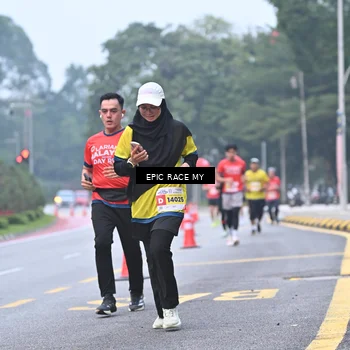 Runner Photo 7031716