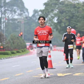 Runner Photo 7031753