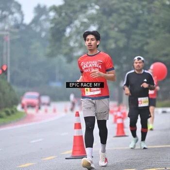 Runner Photo 7031756