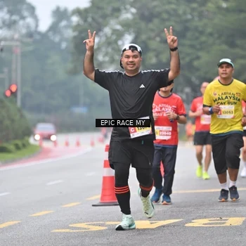 Runner Photo 7031771