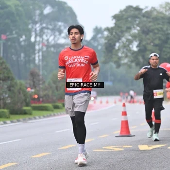 Runner Photo 7031772