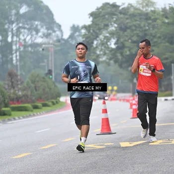 Runner Photo 7031944
