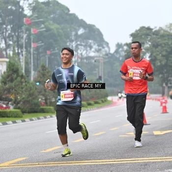 Runner Photo 7031960