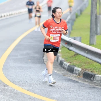 Runner Photo 7032034