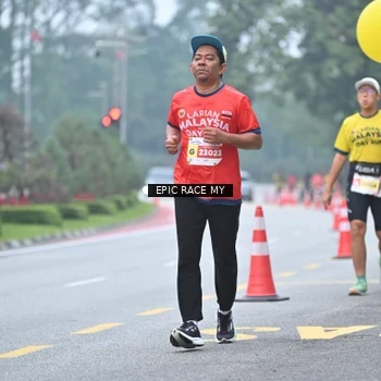 Runner Photo 7032041