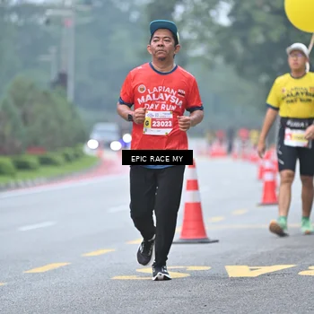 Runner Photo 7032042