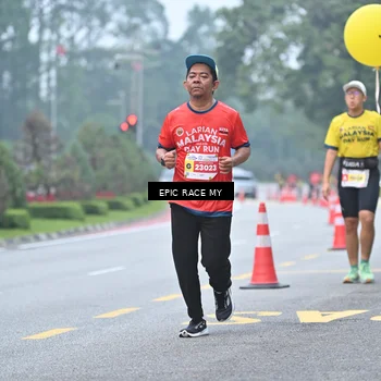 Runner Photo 7032048