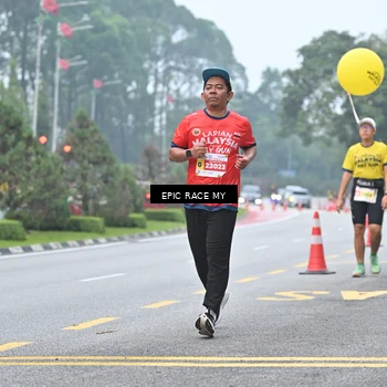 Runner Photo 7032052