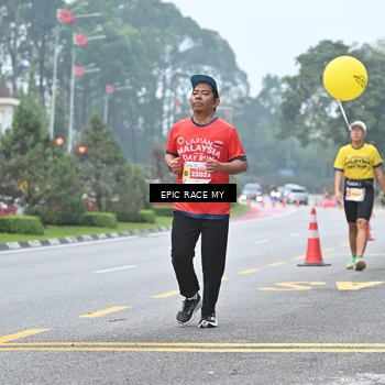 Runner Photo 7032053