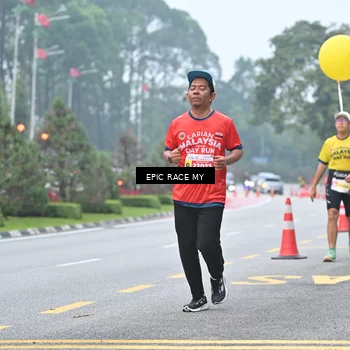 Runner Photo 7032055