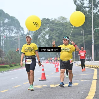 Runner Photo 7032073