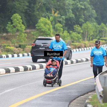 Runner Photo 7032083