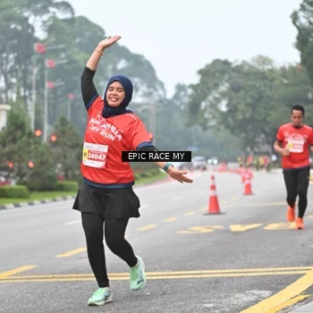 Runner Photo 7032104